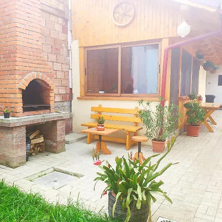 Casa Piatra Craiului Guest house Zarnesti
